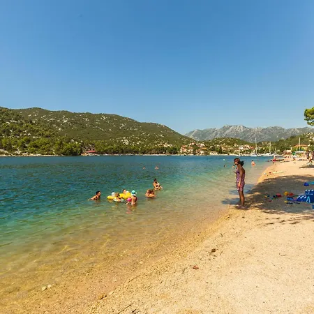 Two-bedroom In Apartamento