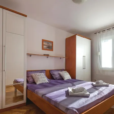 Two-bedroom In Appartement *