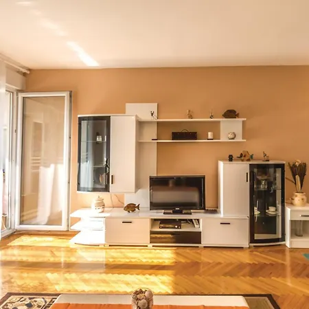 아파트 Two-bedroom In *