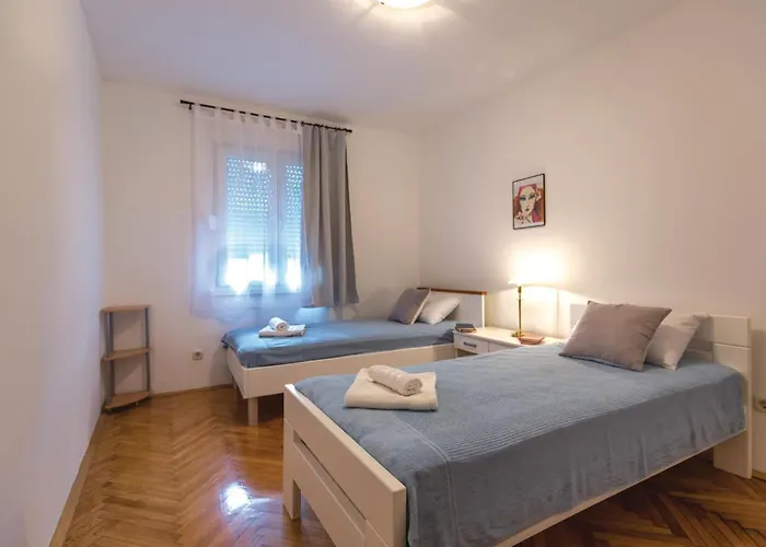 Two-bedroom In Daire Ploce (Dubrovnik-Neretva)